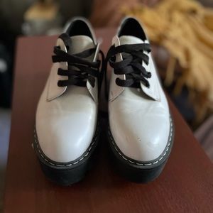 white lamoda chunky platforms